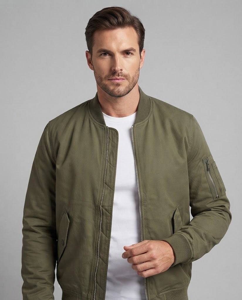 Herren isolierter Pilot‑Bomber mit Thermo‑Wattierung, Ärmeltasche und Rippbündchen Echoarchiv