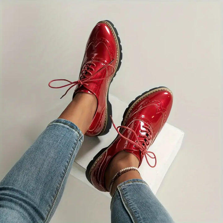 Echoarchiv | Lackschuhe Im Oxford-Stil mit Klobiger Sohle für Damen