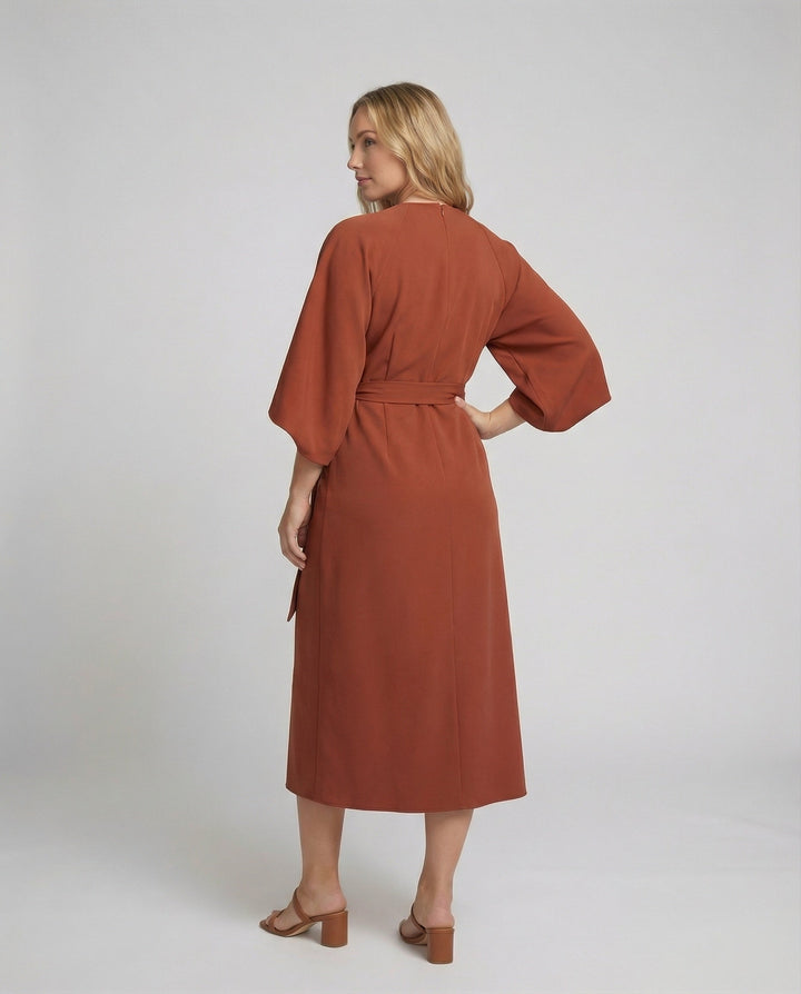 Echoarchiv | Elegantes Kleid mit Laternenärmeln und Gürtel