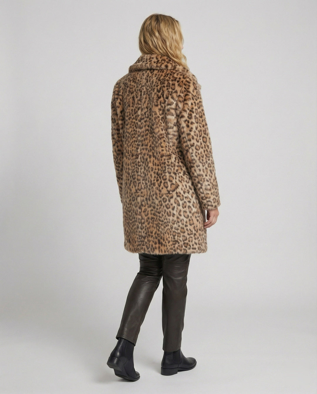 Echoarchiv | Mantel - Kunstpelz - Oversized Fit - Reverskragen - Leopardenprint