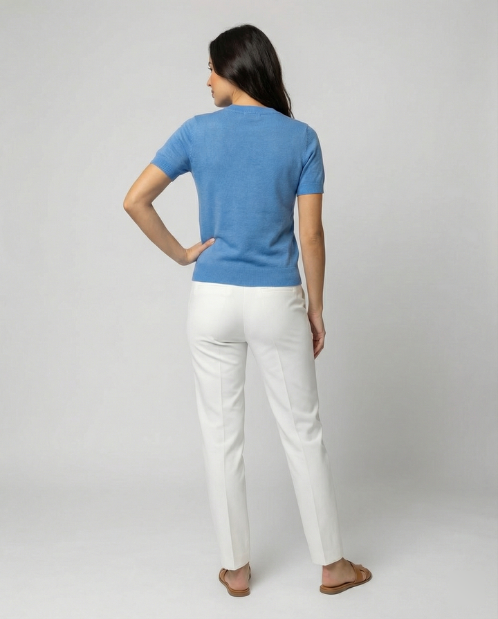 Damen Feinstrickpullover mit Kurzarmiger Silhouette und Weich Fließendem Material Echoarchiv