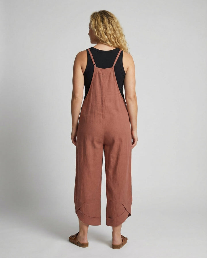 Lässige Sommer-Latzhose aus