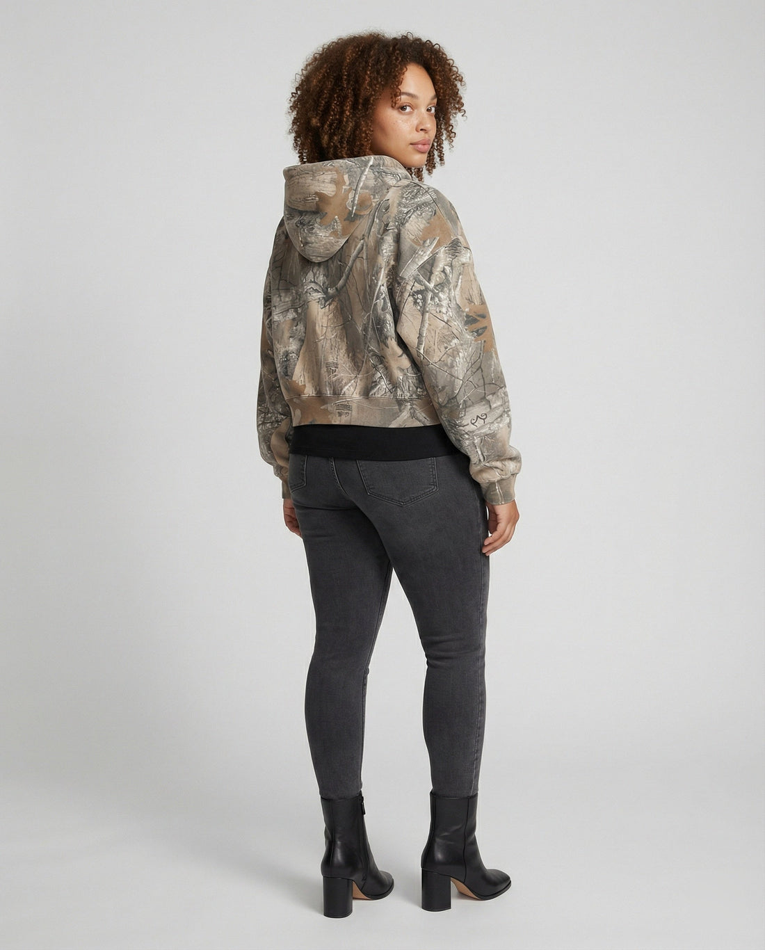 Retro Unisex Hoodie mit Camouflage-Muster – Auréline