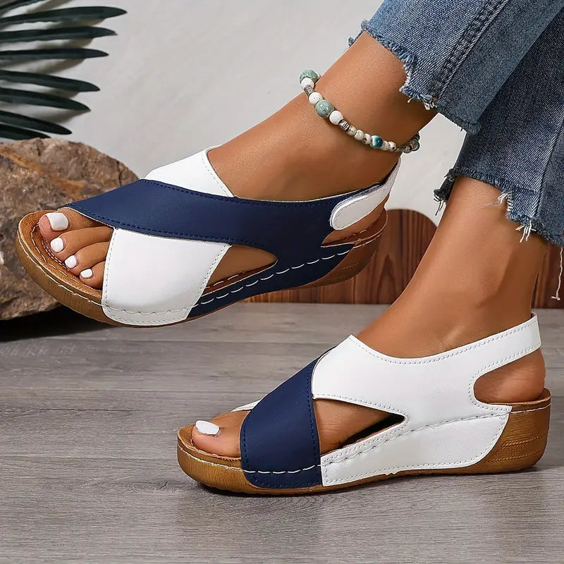 Damenschuhe mit kontrastierendem Keilabsatz – Sorelia