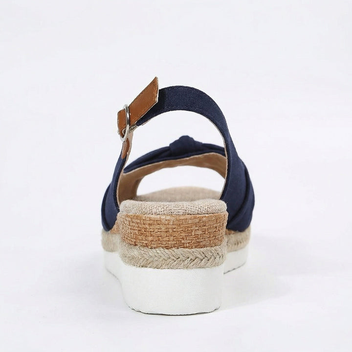 Echoarchiv | Orthopädische Sandalen mit Zehenspitzen