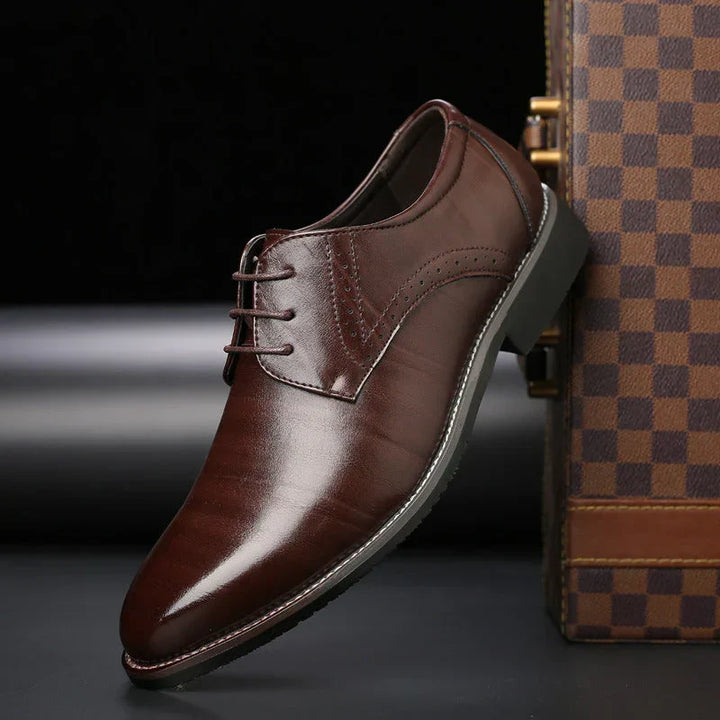 Echoarchiv | Schuhe Anzugschuhe Aus Leder Klassische Passform Brogue Details Schnürung