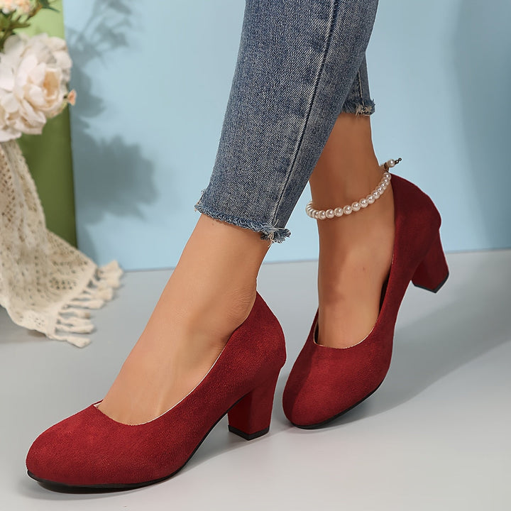 Pumps mit breiter Zehenkappe und stabilem Absatz Echoarchiv Echoarchiv