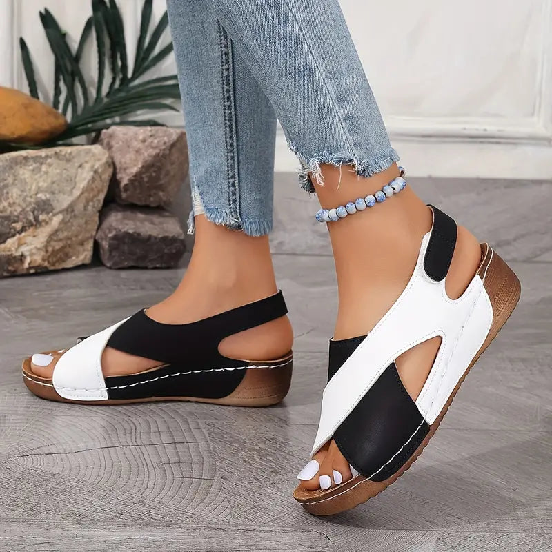 Damenschuhe mit kontrastierendem Keilabsatz – Sorelia