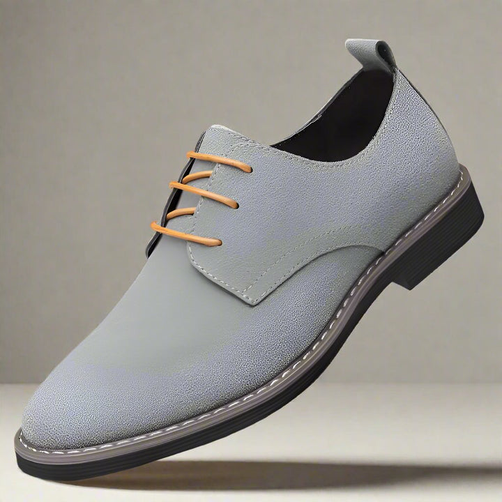 Echoarchiv | Gepflegte Herrenschuhe mit Schnürsenkeln