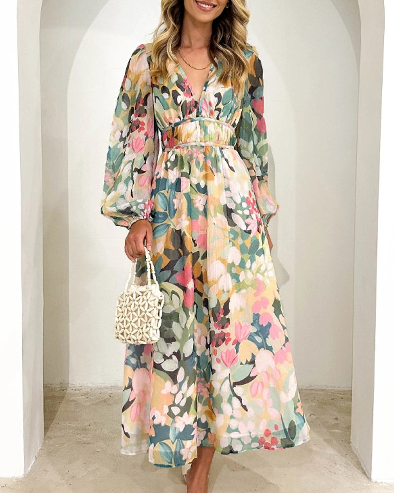 Echoarchiv | Elegantes Kleid mit Blumendruck und V-Ausschnitt