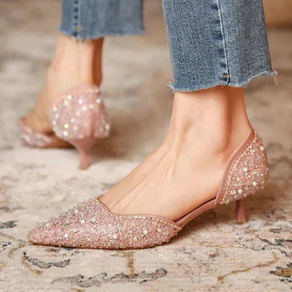 Echoarchiv | Stilvolle Schuhe mit Spitzer Zehe und Mittlerem Absatz mit Glitzeroberfläche