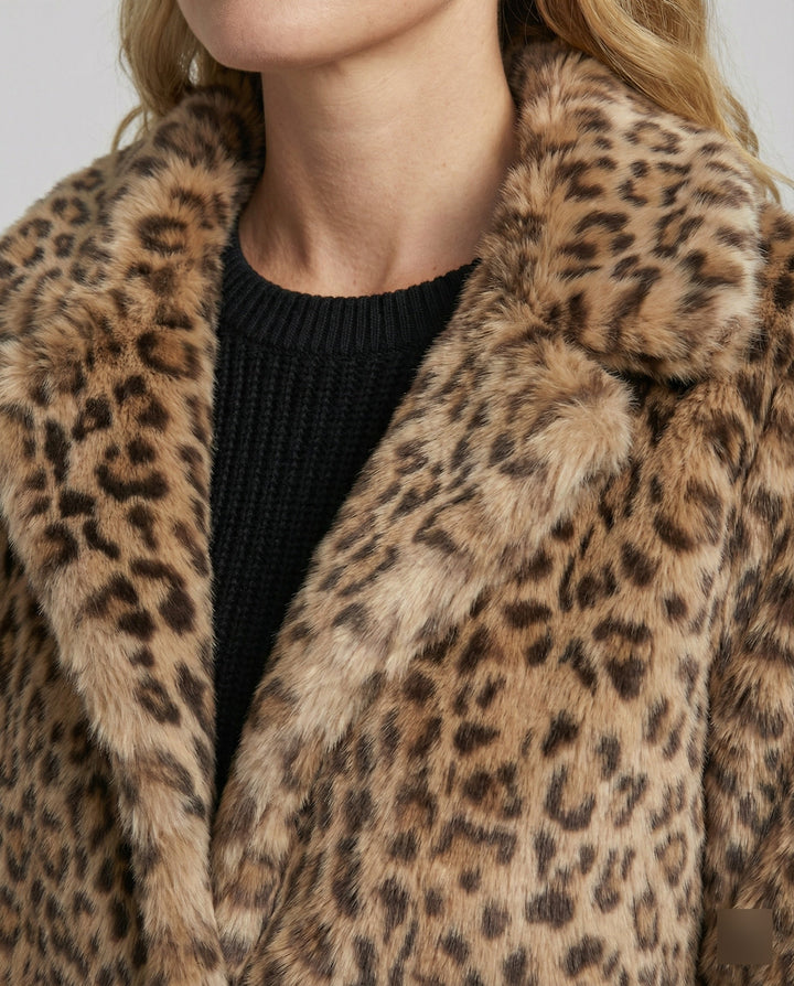 Echoarchiv | Mantel - Kunstpelz - Oversized Fit - Reverskragen - Leopardenprint