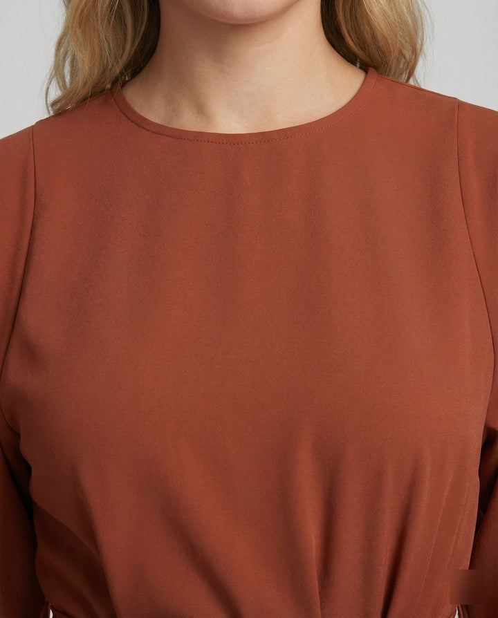 Echoarchiv | Elegantes Kleid mit Laternenärmeln und Gürtel