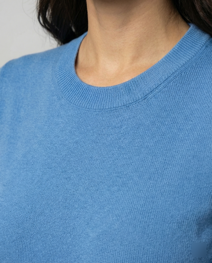 Damen Feinstrickpullover mit Kurzarmiger Silhouette und Weich Fließendem Material Echoarchiv