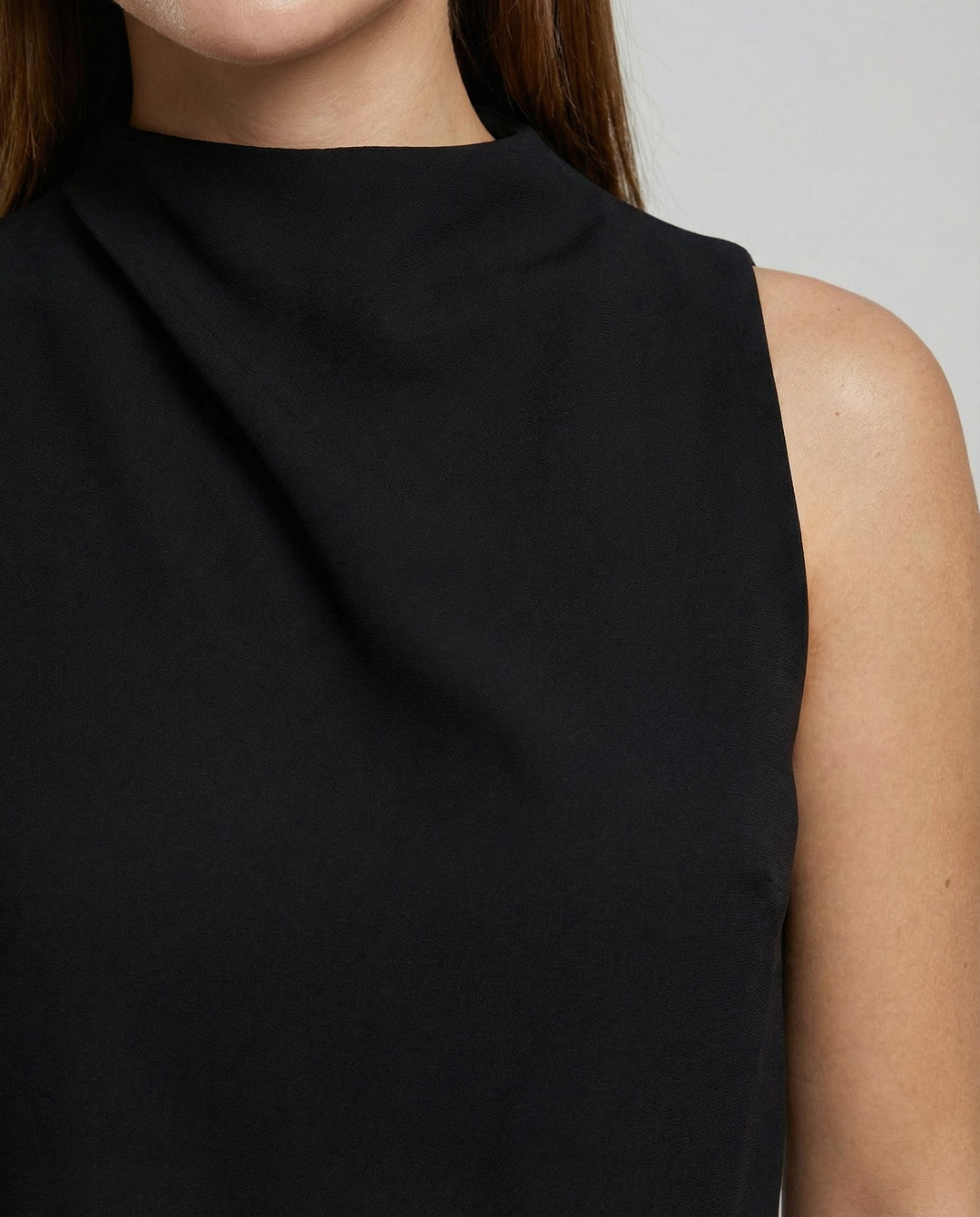 Eleganter Jumpsuit mit Rundhalsausschnitt für Alltag & Besondere Anlässe | Echoarchiv