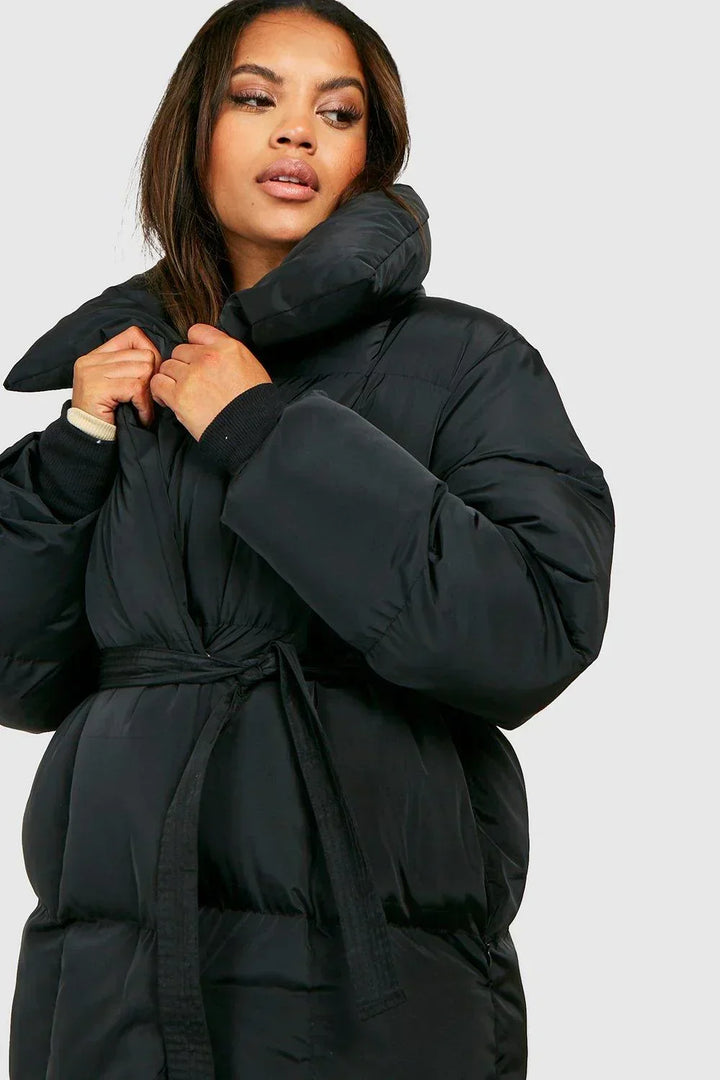 Echoarchiv | Kurze Damenjacke mit Stehkragen und Taillierter Taille