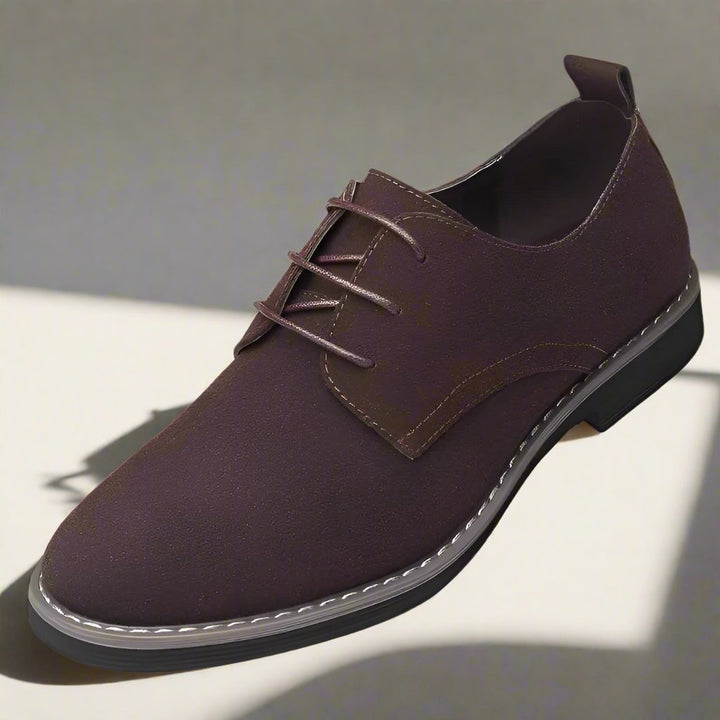 Echoarchiv | Gepflegte Herrenschuhe mit Schnürsenkeln