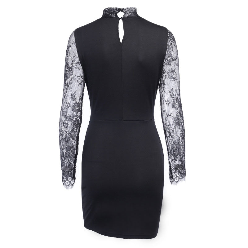Mini Kleid mit Spitzenbesatz und hohem Kragen – Élara