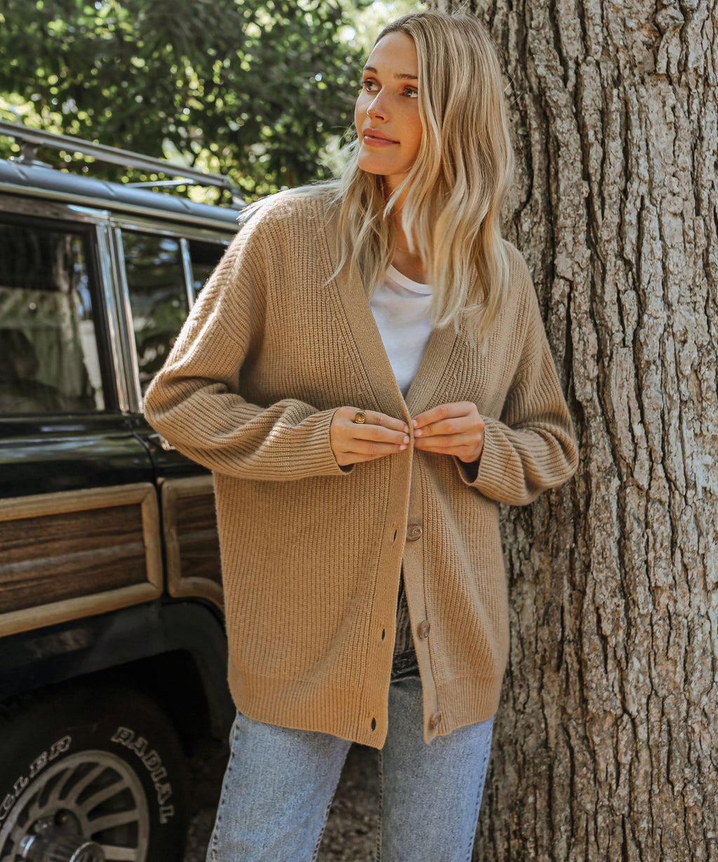 Echoarchiv | Strickjacke aus Kaschmir mit V-Ausschnitt