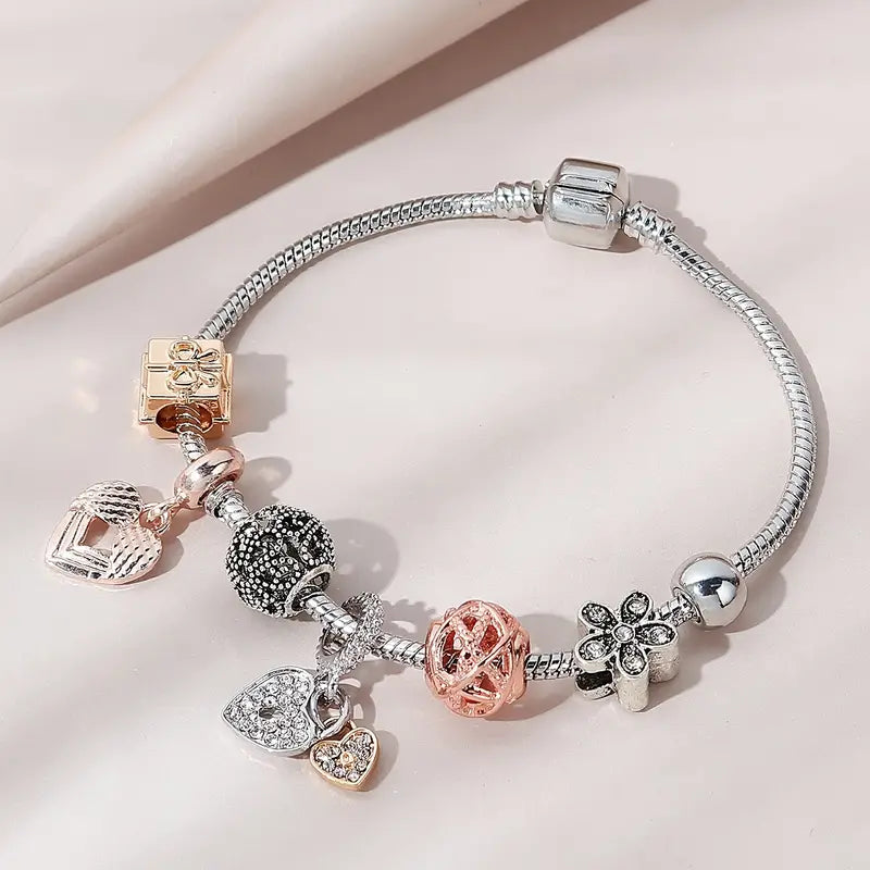 Echoarchiv Modisches Armband mit Strasssteinen und Blumen