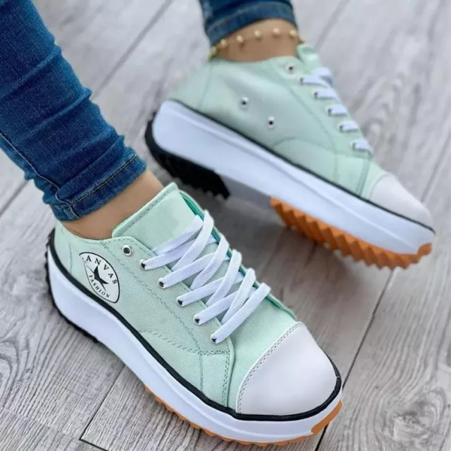 Echoarchiv | Orthopädische Schuhe, Schnürsenkel, dicke Sohle