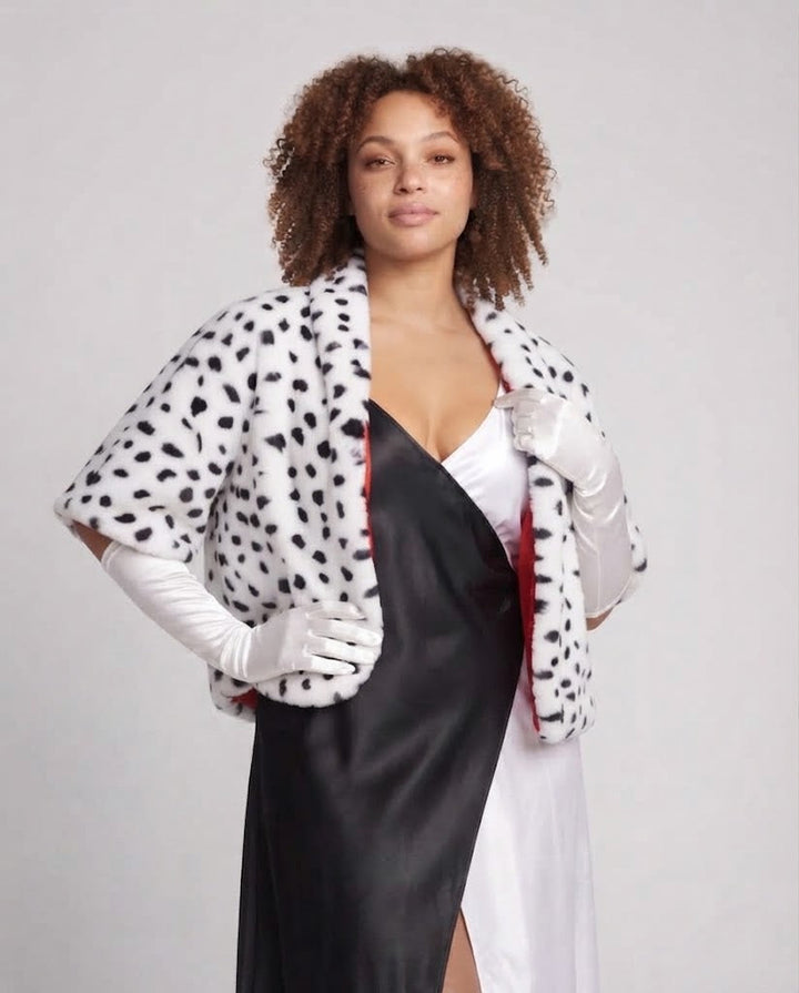 Damen glamouröses Kostüm mit einem eleganten Pelzüberwurf Echo Archiv