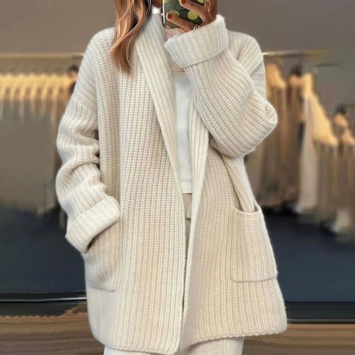 Echoarchiv Lässiger, Einfacher, Mittellanger Pullover mit Taschen