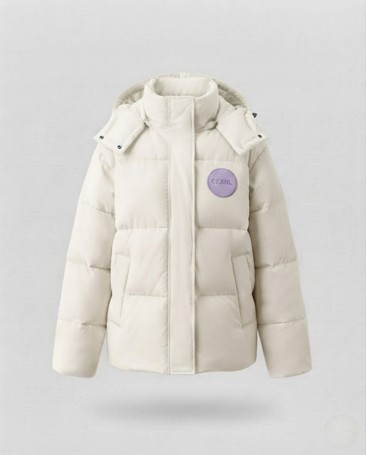Damen übergroße kurze gesteppte Jacke mit hohem Stehkragen und dekorativer Patch-Applikation