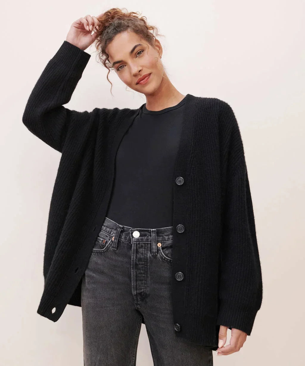 Echoarchiv | Strickjacke aus Kaschmir mit V-Ausschnitt