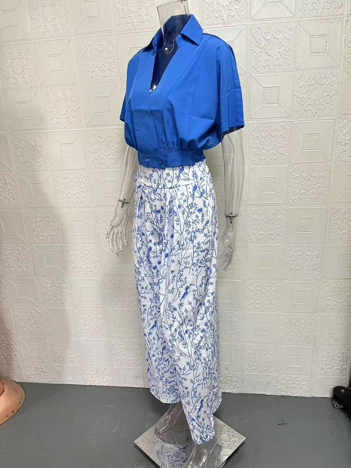 Echoarchiv | Zweiteiliges Set mit V-Ausschnitt und Hose mit weitem Bein