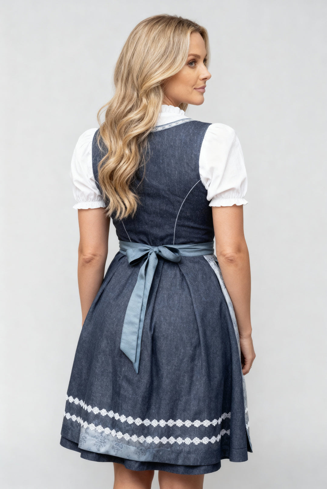 Echoarchiv | Traditionelles Bayerisches Dirndl-Kleid für Damen