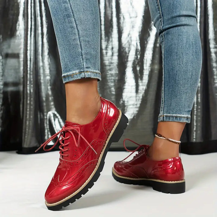 Echoarchiv | Lackschuhe Im Oxford-Stil mit Klobiger Sohle für Damen