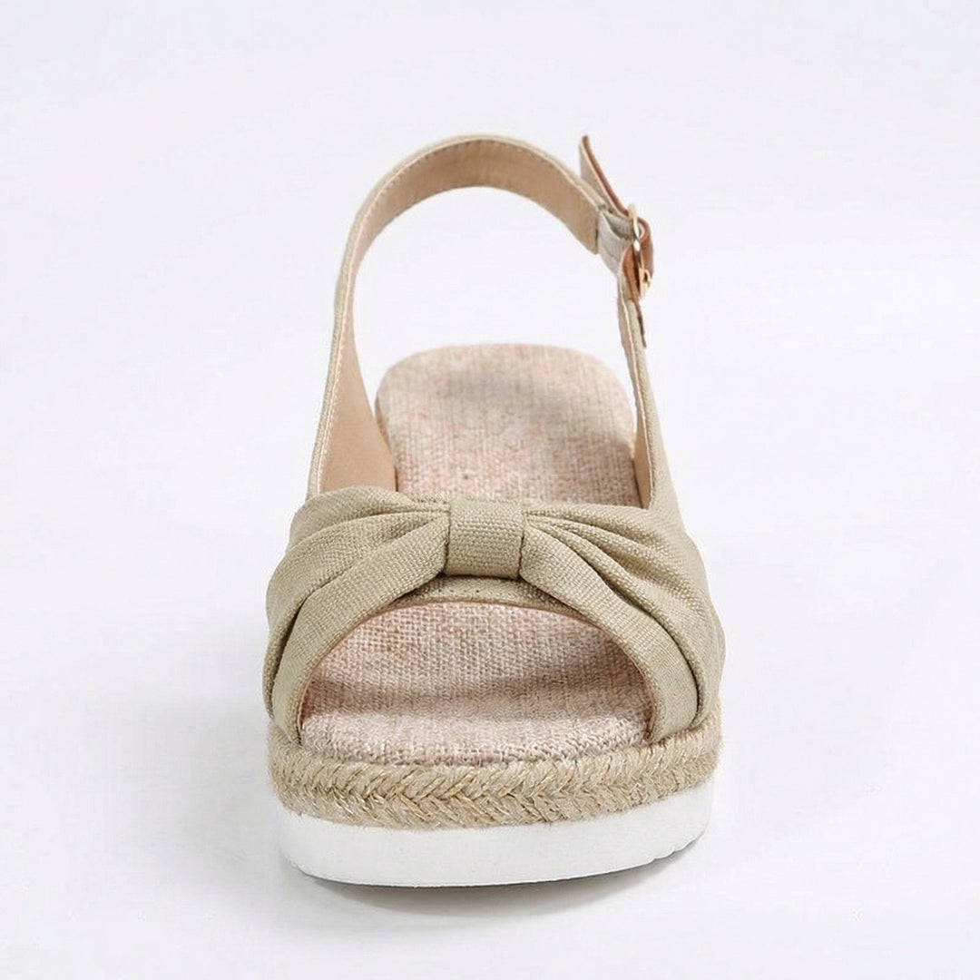Echoarchiv | Orthopädische Sandalen mit Zehenspitzen