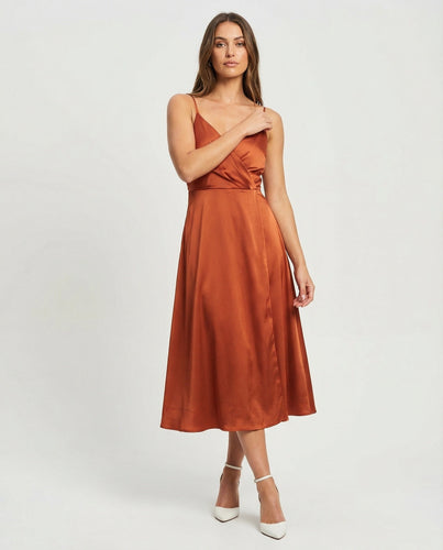 Echoarchiv | Stylisches Träger-Midi-Kleid