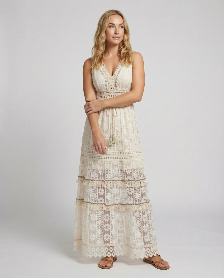 Echoarchiv | Anmutiges Boho-Spitzenkleid für Den Sommer