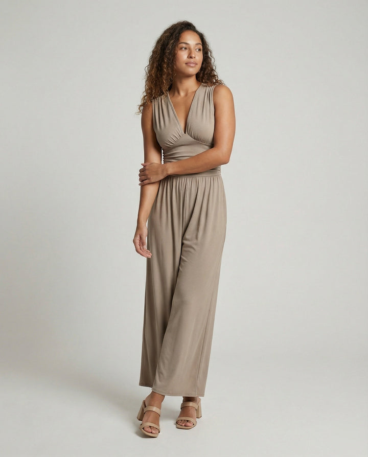 Damen Jumpsuit mit schickem V-Ausschnitt und weitem Bein Echoarchiv
