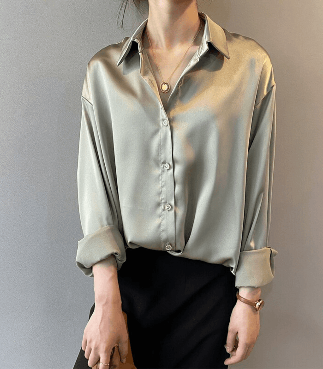 Echoarchiv | Geknöpfte Satin-Seidenbluse