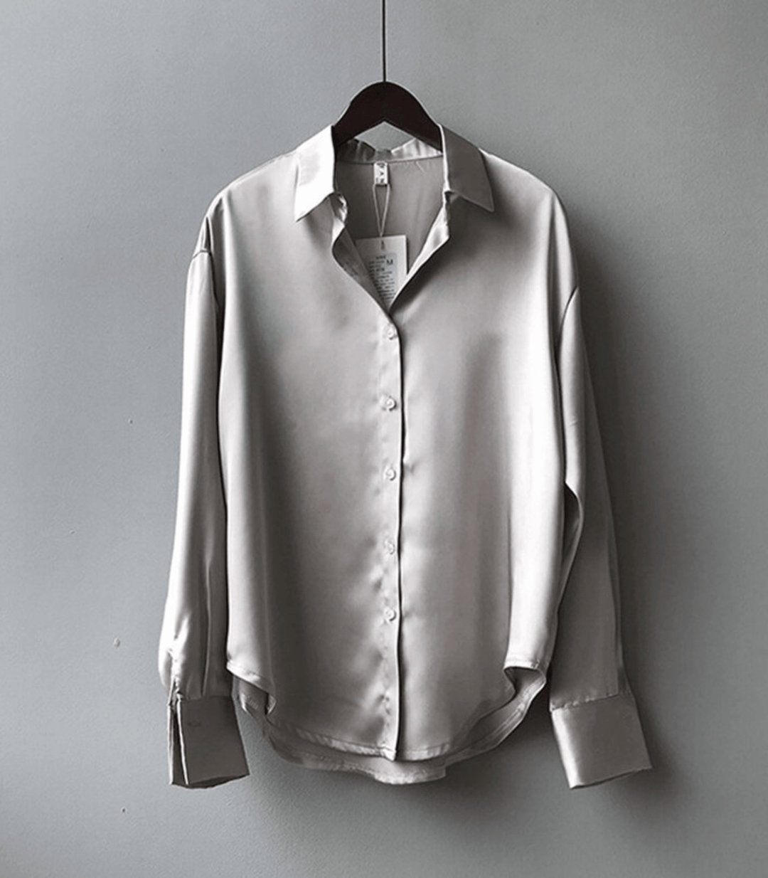 Echoarchiv | Geknöpfte Satin-Seidenbluse