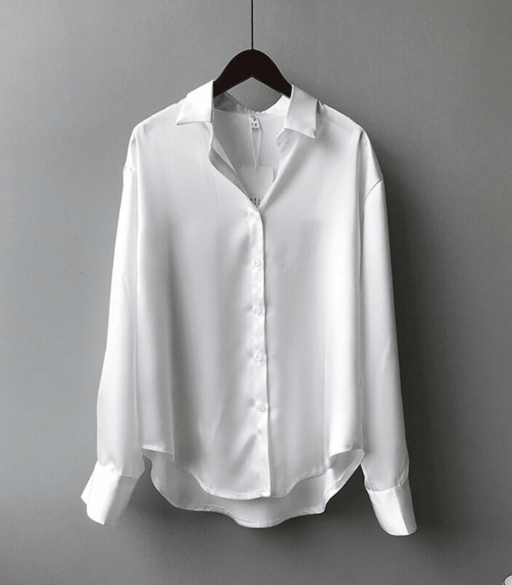 Echoarchiv | Geknöpfte Satin-Seidenbluse