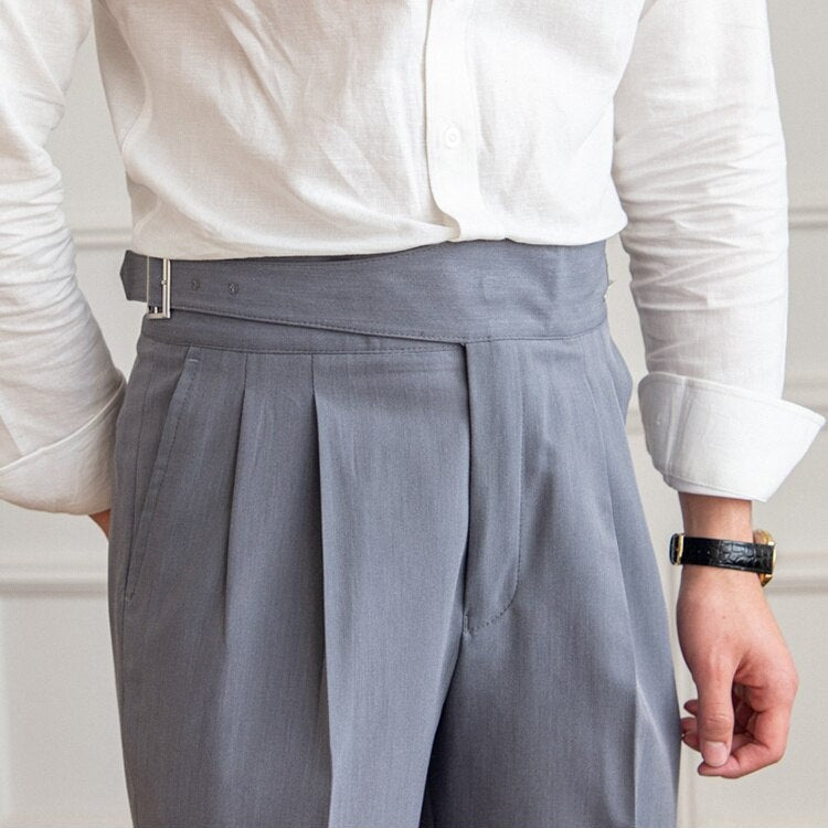 Echoarchiv Classic: Stilvolle Hose mit Schnalle