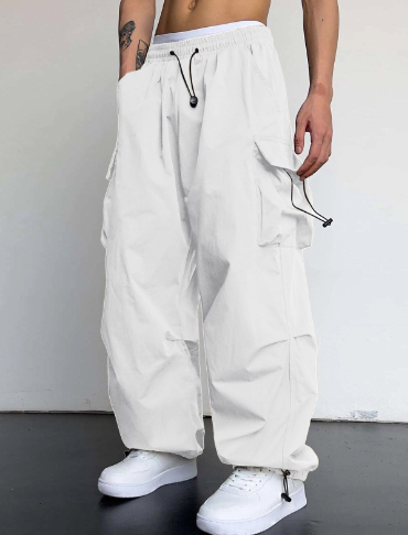 Echoarchiv - Cargohose mit Weitem Bein