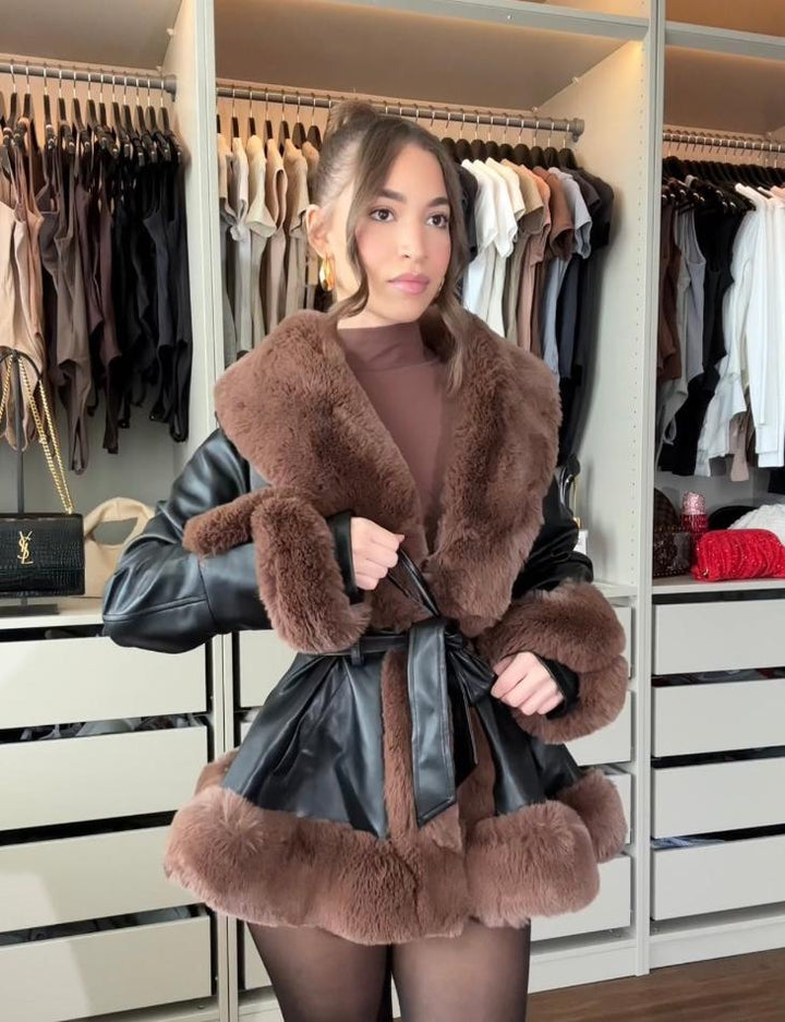 Echoarchiv | Damen Winterjacke mit Kunstfell und Gürtel