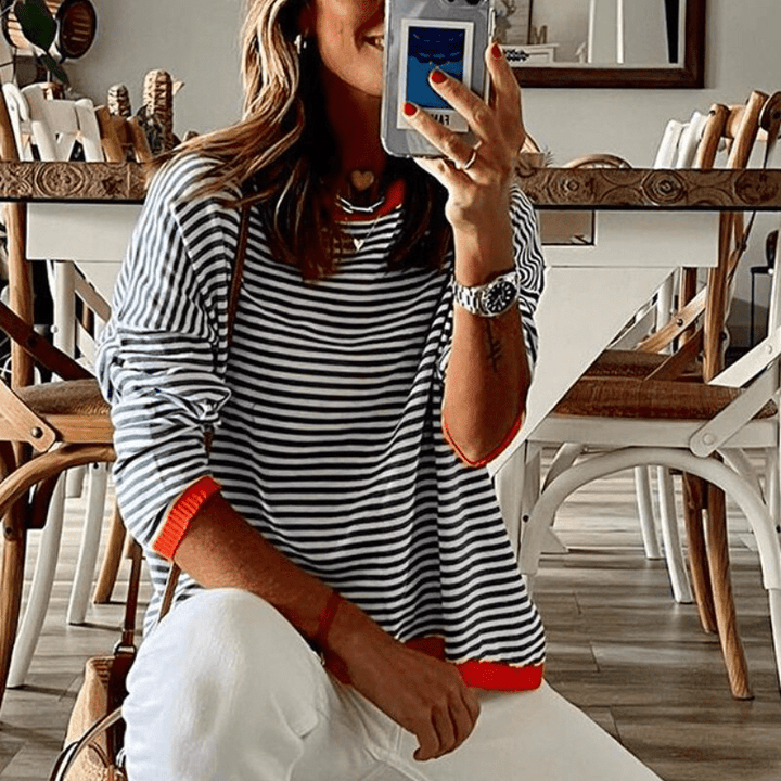Echoarchiv | Lavigne - Blau Gestreifter Pullover Mit Orangefarbenem Rand