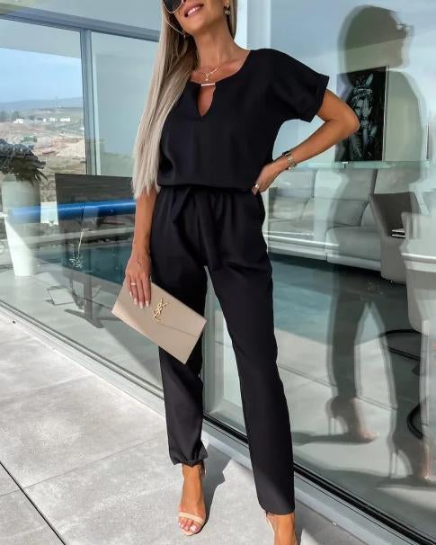 Echoarchiv - Eleganter V-Ausschnitt Jumpsuit mit Gürtel für Damen