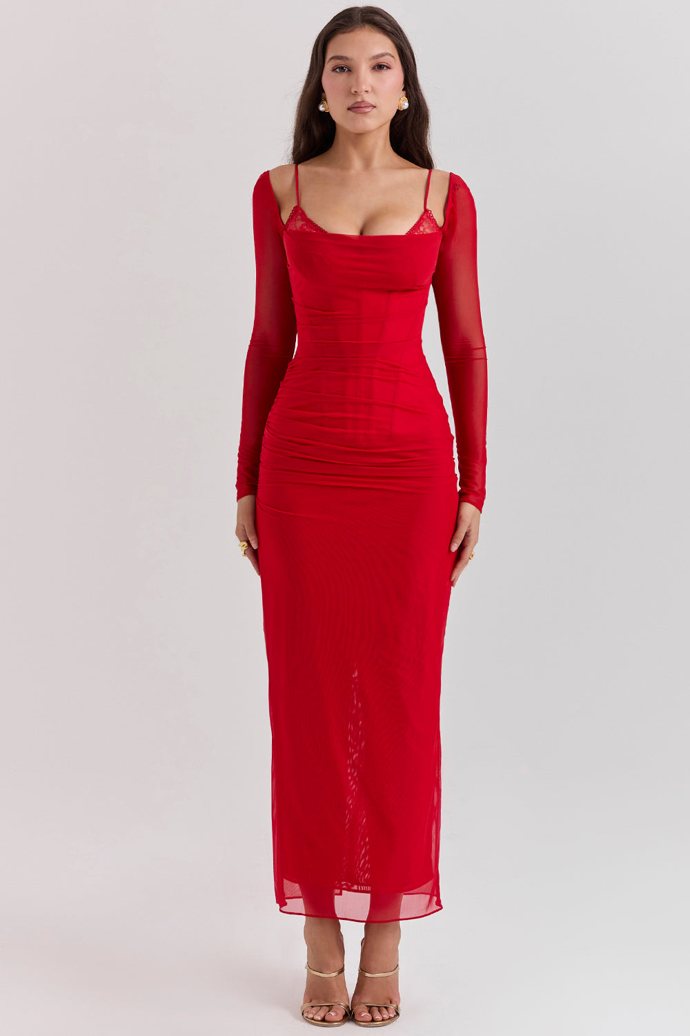 Echoarchiv | Elegantes Maxikleid mit tiefem Ausschnitt und langen Ärmeln