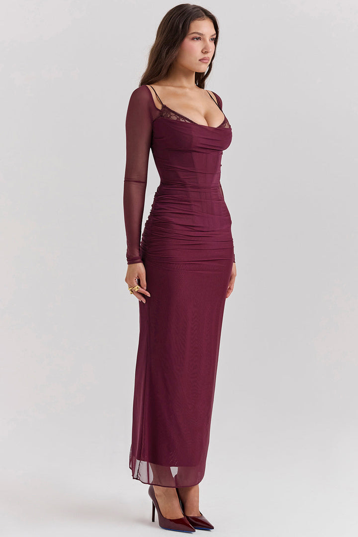 Echoarchiv | Elegantes Maxikleid mit tiefem Ausschnitt und langen Ärmeln