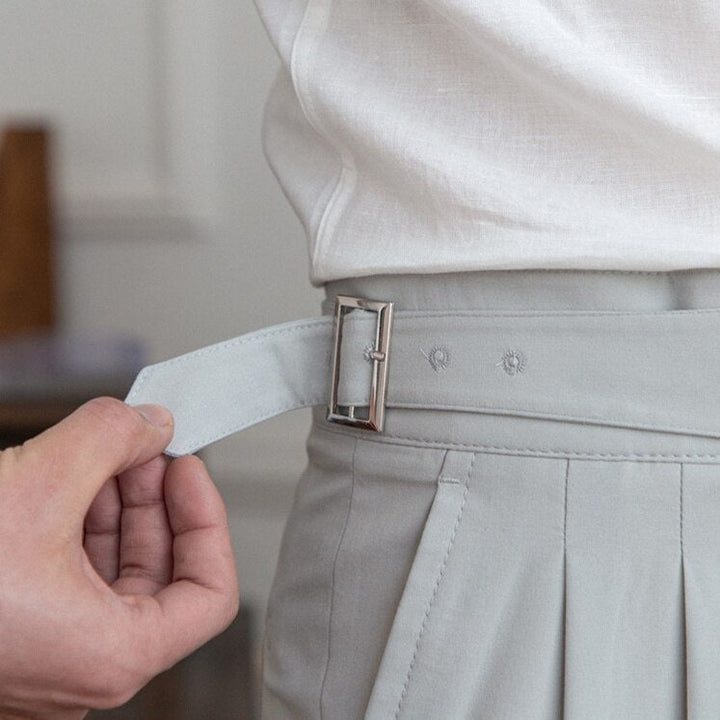 Echoarchiv Classic: Stilvolle Hose mit Schnalle
