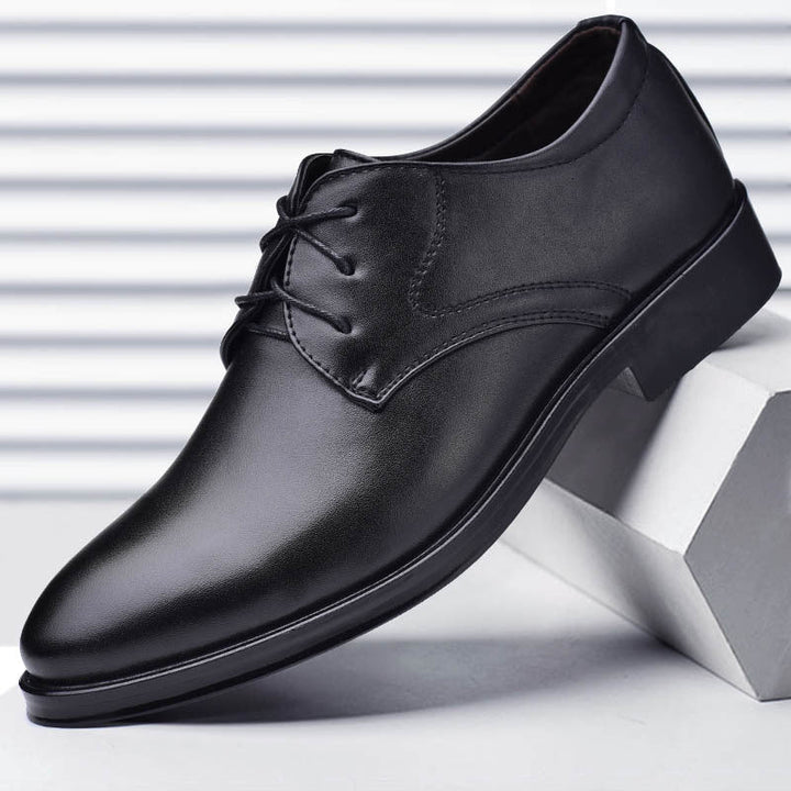 Echoarchiv – Elegante Schuhe mit Schnürsenkeln
