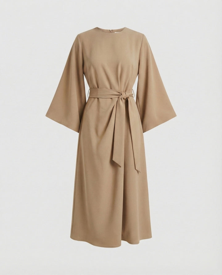Echoarchiv | Elegantes Kleid mit Laternenärmeln und Gürtel