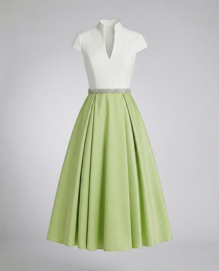 Damen Elegantes Midikleid mit Hochgeschlossenem Kragen & Schwingendem Rock | Echoarchiv